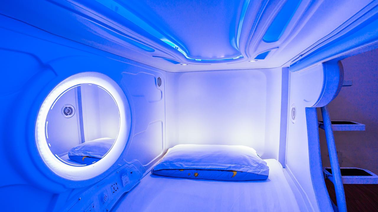 Spacepod@Com Singapore Exteriör bild